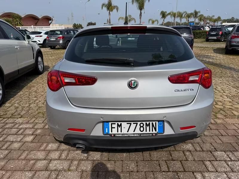 Usata Alfa Romeo Giulietta Business 120 CV (88 kW) 2017 Argento Utilitaria