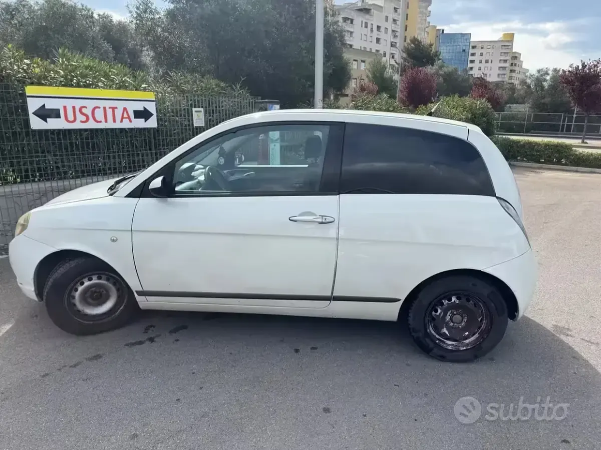 Usata Lancia Ypsilon 95 CV (69 kW) 2008 Bianco Utilitaria