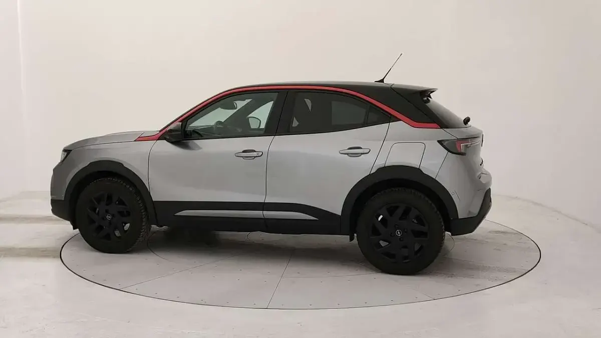 Usata Opel Mokka GS Line 101 CV (74 kW) 2023 Grigio artense SUV