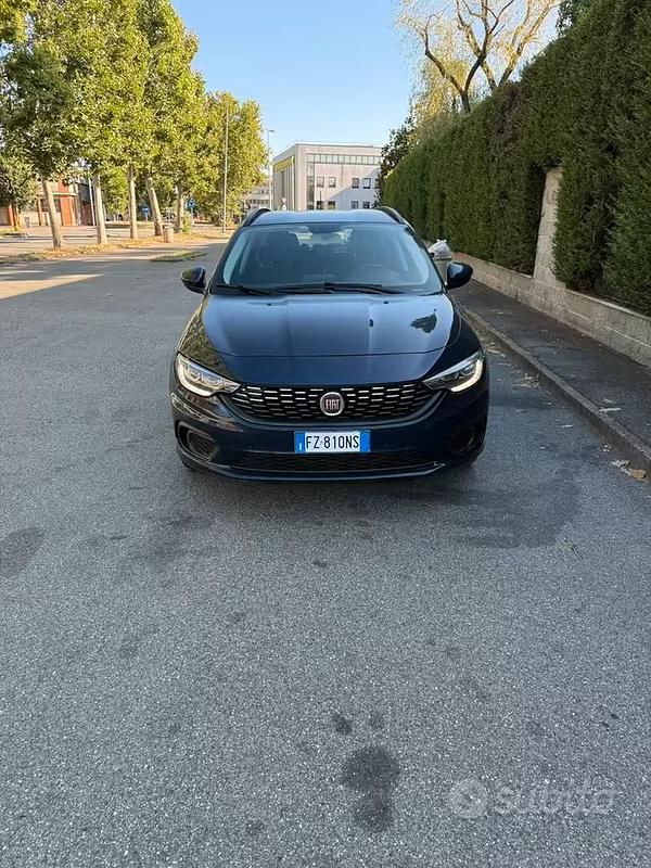 Usata Fiat Tipo Lounge 95 CV (69 kW) 2019 Blu Station wagon