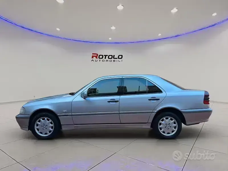 Usata Mercedes C200 192 CV (141 kW) 1997 Grigio Berlina