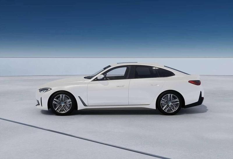 Usata BMW i4 Comfort Edition 142 kW (194 CV) 2025 Mineral white Berlina