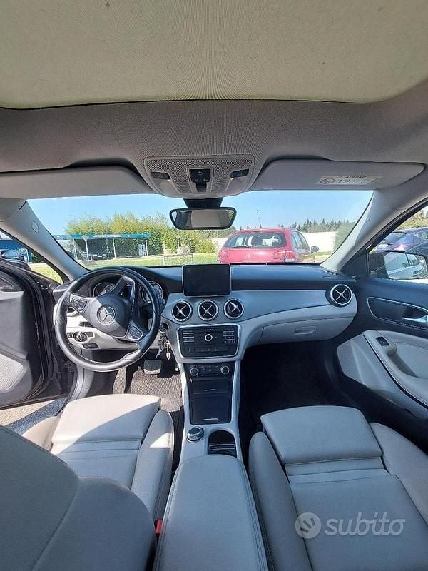 Usata Mercedes GLA200 136 CV (100 kW) 2016 Nero SUV