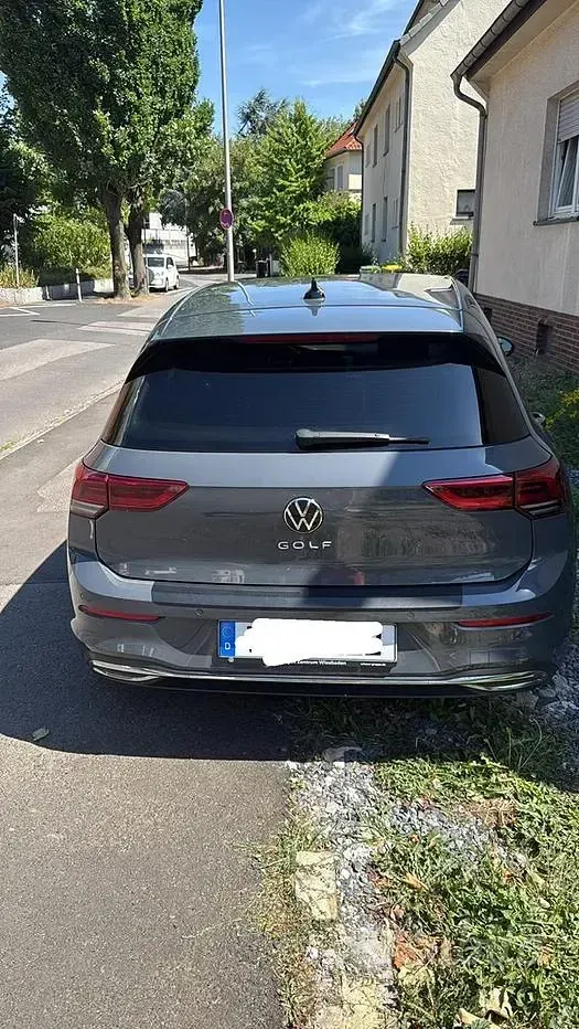 Usata VW Golf VIII 150 CV (110 kW) 2021 Grigio Utilitaria