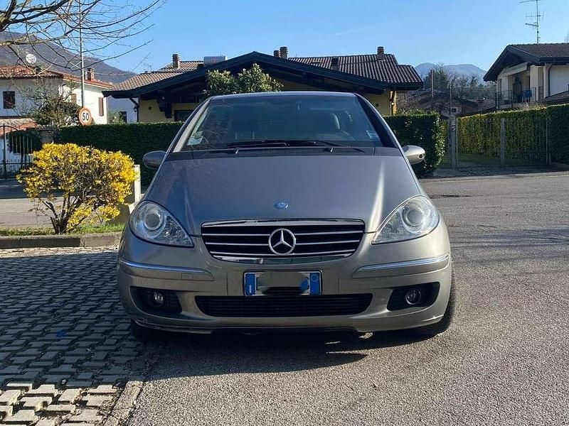 Usata Mercedes 180 111 CV (81 kW) 2007 Bronzo Berlina