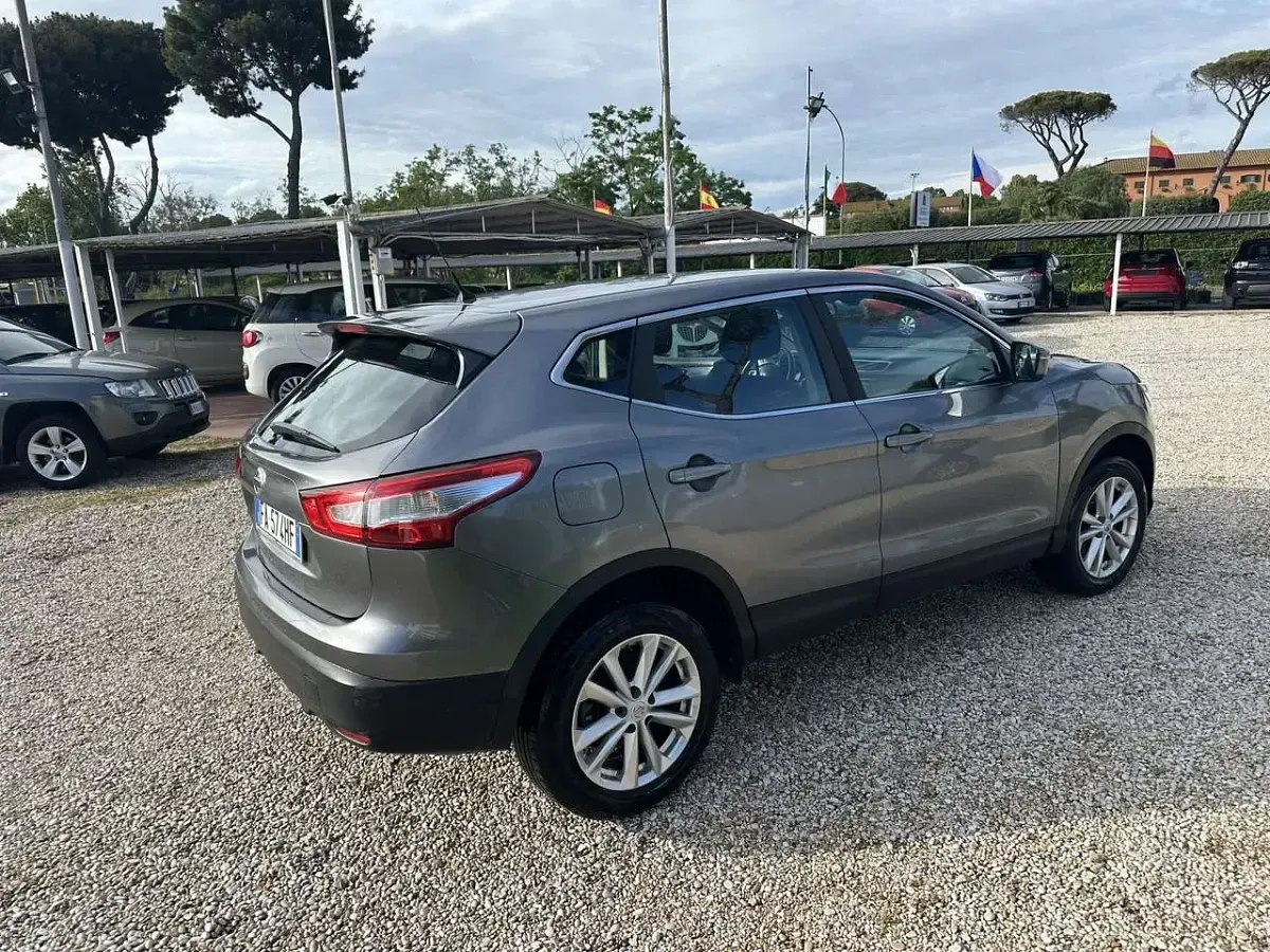 Używany Nissan Qashqai Tekna 131 KM (96 kW) 2015 Szary SUV