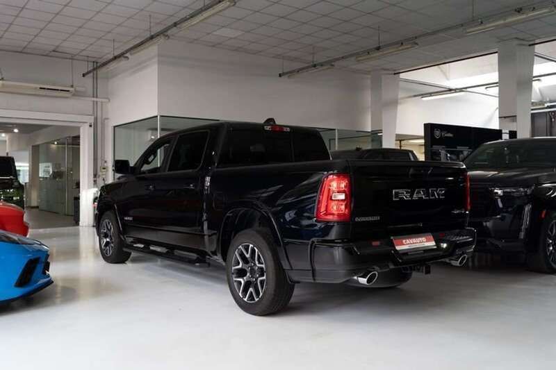 Usata RAM 1500 420 CV (308 kW) 2024 Nero Pick-up