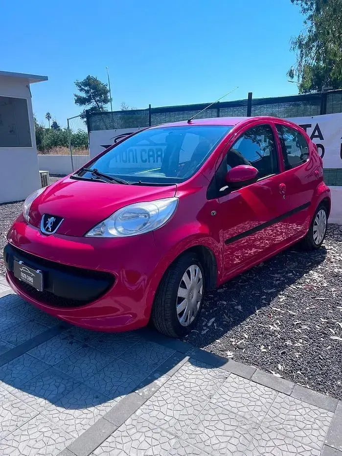 Usata Peugeot 107 68 CV (50 kW) 2006 Rosso Utilitaria