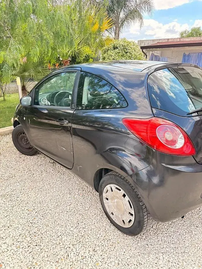 Usata Ford Ka 75 CV (55 kW) 2010 Nero Utilitaria