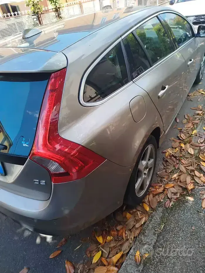 Usata Volvo V60 163 CV (119 kW) 2011 Station wagon