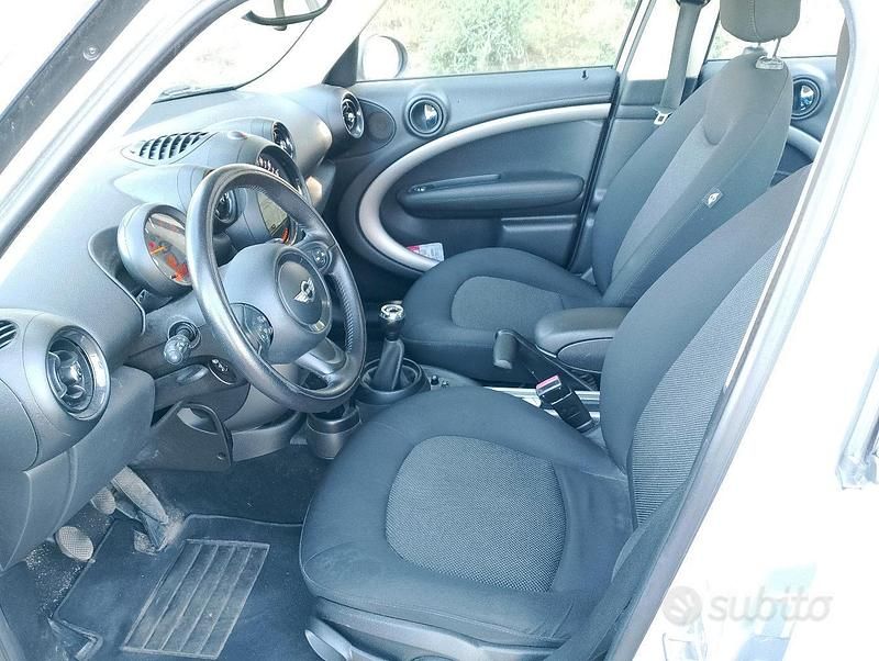 Käytetty Mini Cooper D Countryman 111 HP (81 kW) 2016 Harmaa Katumaasturi