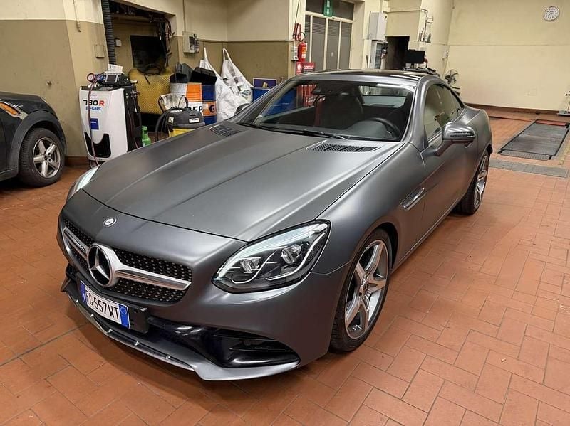 Usata Mercedes SLC180 AMG line 156 CV (114 kW) 2017 Grigio Cabrio