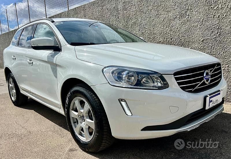 Usata Volvo XC60 Kinetic 150 CV (110 kW) 2015 Bianco SUV