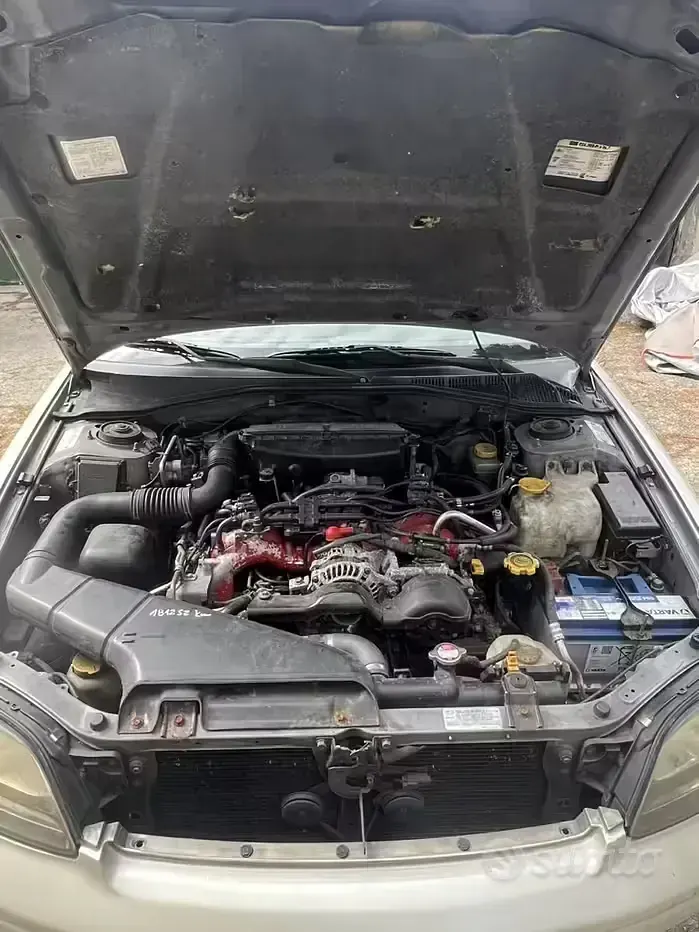 Usata Subaru Legacy 156 CV (114 kW) 2001 Grigio Station wagon