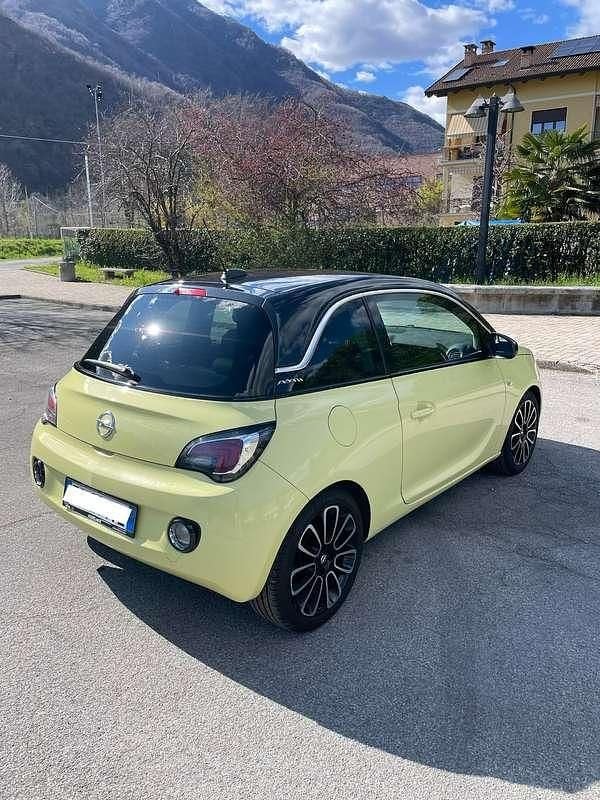 Usata Opel Adam Glam 70 CV (51 kW) 2015 Giallo Utilitaria
