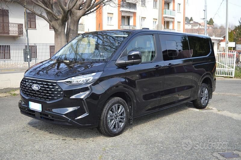Usata Ford Tourneo 136 CV (100 kW) 2024 Nero Monovolume
