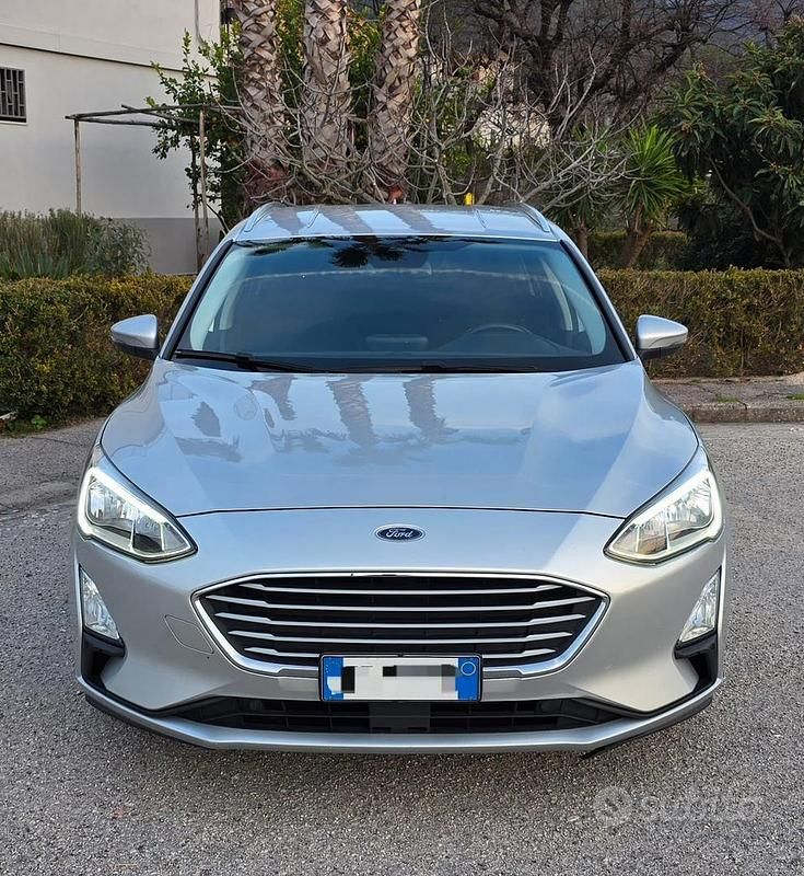 Usata Ford Focus Titanium 100 CV (73 kW) 2019 Grigio Station wagon
