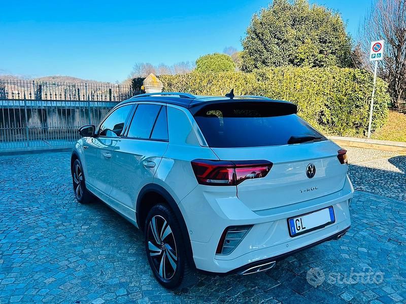 Usata VW T-Roc R-line 110 CV (80 kW) 2022 Grigio SUV