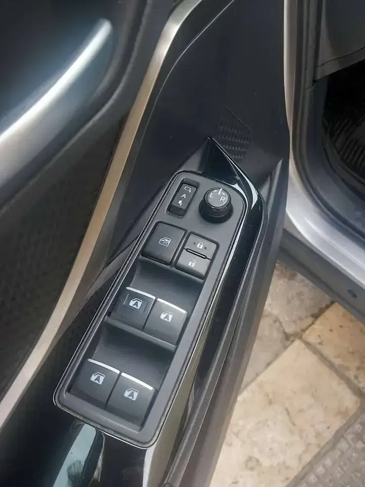 Usata Toyota C-HR Team 98 CV (72 kW) 2018 Grigio SUV