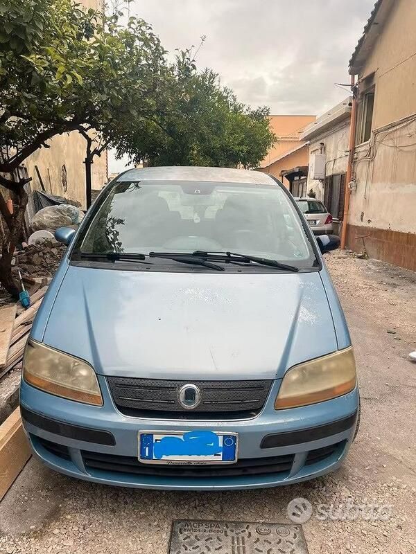 Blu/azzurro Usata 2004 Fiat Idea Active Monovolume | 1000 € (Super prezzo) - Immagine 1/4