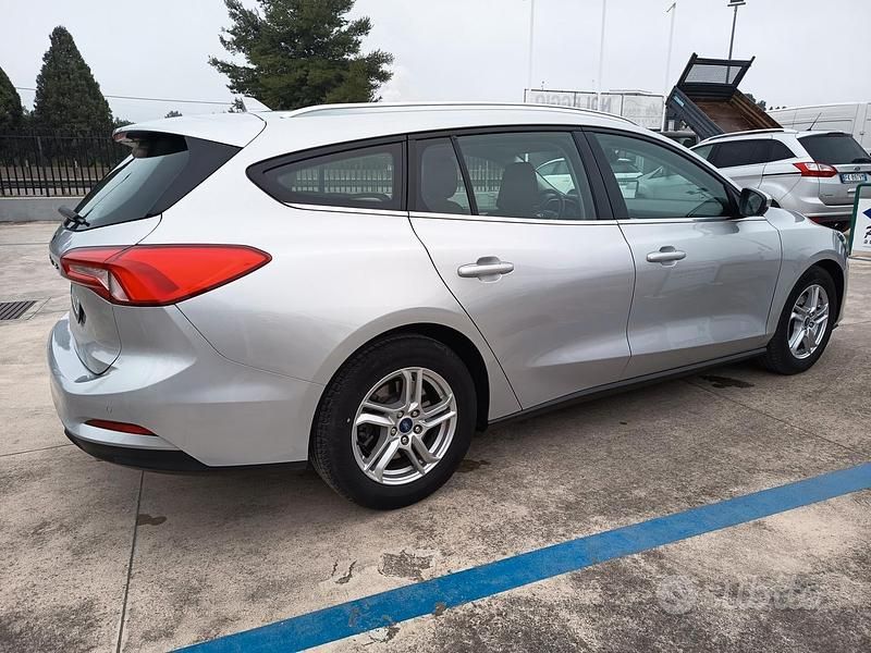 Usata Ford Focus Business Edition 120 CV (88 kW) 2019 Grigio Station wagon