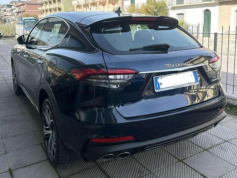 Usata Maserati Levante GT 330 CV (242 kW) 2021 Blu triplo strato SUV