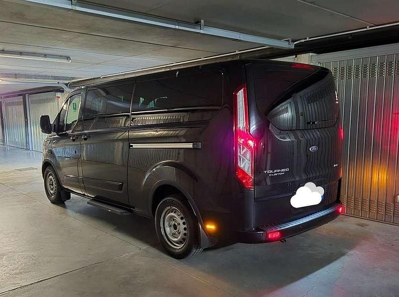 Usata Ford Tourneo Custom Titanium 170 CV (125 kW) 2017 Nero Furgone