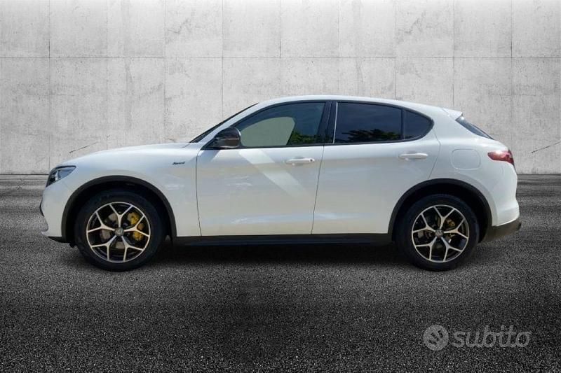 Usata Alfa Romeo Stelvio Sprint 201 CV (147 kW) 2020 Bianco SUV