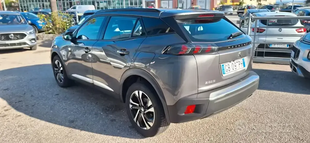 Occasion Peugeot 2008 102 ch (75 kW) 2021 Gris SUV