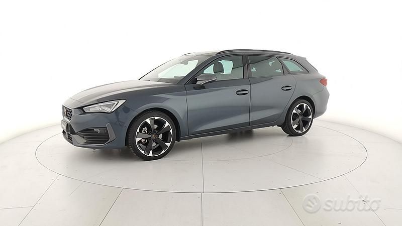 Usata Cupra Leon 150 CV (110 kW) 2023 Grigio Station wagon
