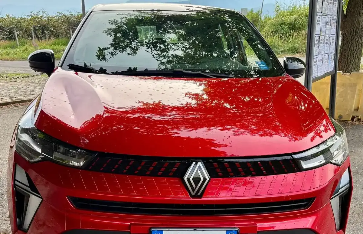 Usata Renault Captur Evolution 101 CV (74 kW) 2025 Rosso SUV