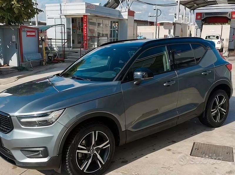 Usata Volvo XC40 R-Design 190 CV (139 kW) 2019 Grigio SUV
