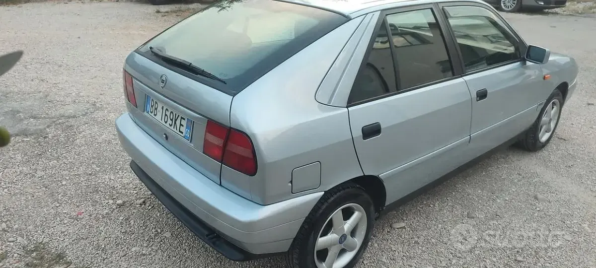 Usata Lancia Delta 103 CV (75 kW) 1999 Utilitaria