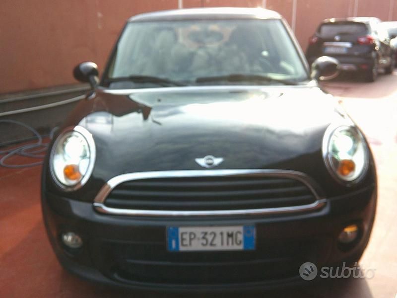 Usata Mini Cooper D 89 CV (65 kW) 2013 Nero Utilitaria