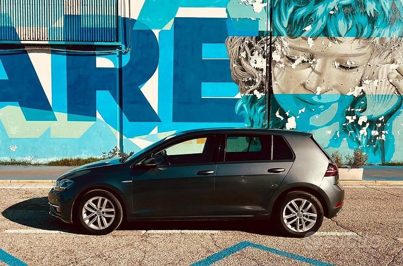 Usata VW Golf VIII Executive 131 CV (96 kW) 2020 Grigio Berlina