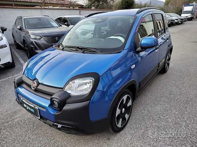 Käytetty Fiat Panda Cross Cross 69 HP (50 kW) 2025 Sininen Viistoperä