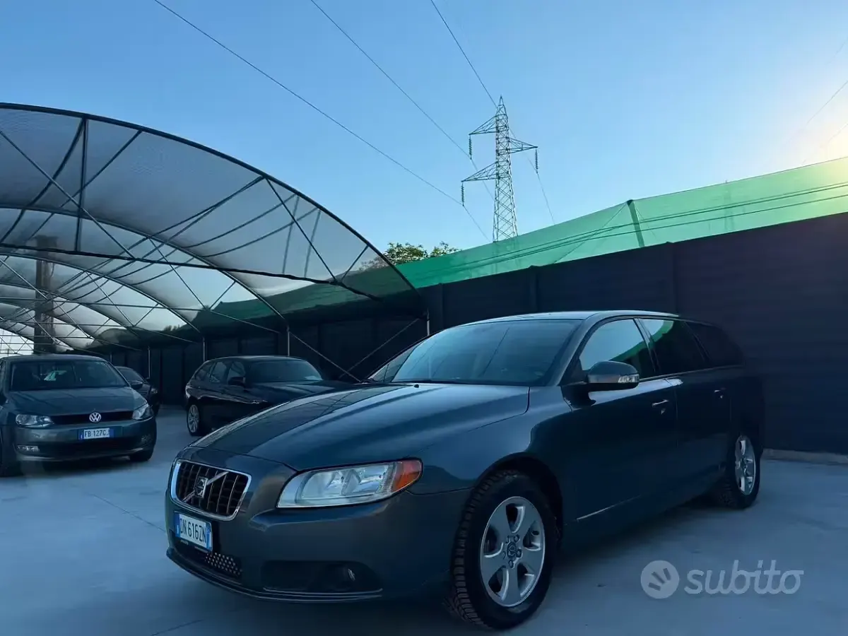 Usata Volvo V70 Summum 185 CV (136 kW) 2008 Station wagon