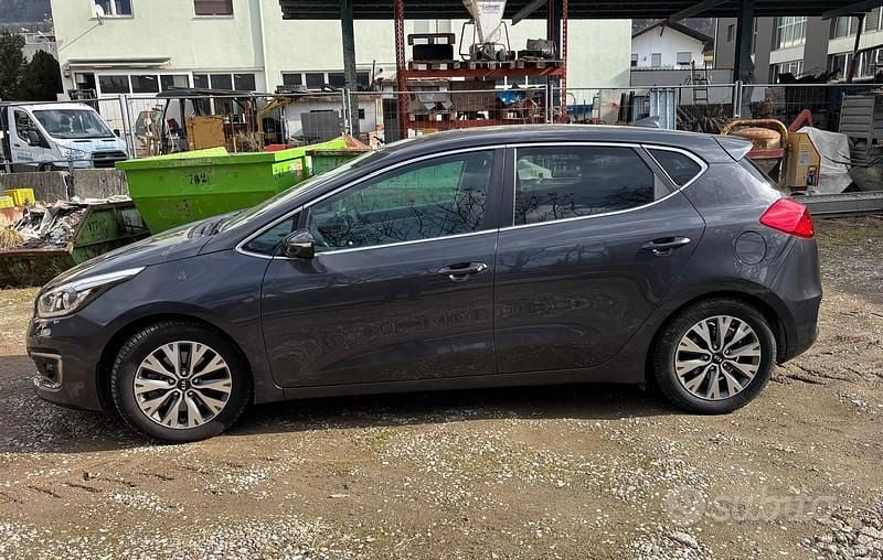 Usata Kia Ceed 110 CV (80 kW) 2017 Grigio Utilitaria