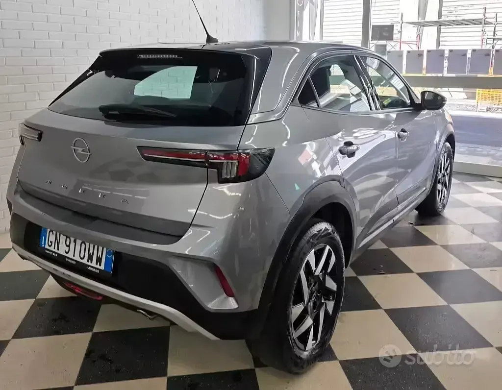 Usata Opel Mokka Elegance 110 CV (80 kW) 2023 Grigio SUV