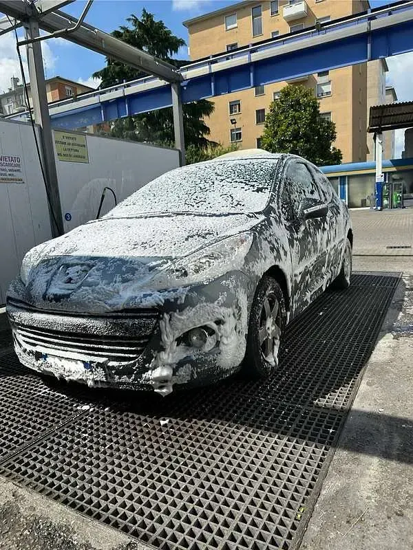 Usata Peugeot 207 73 CV (53 kW) 2011 Berlina