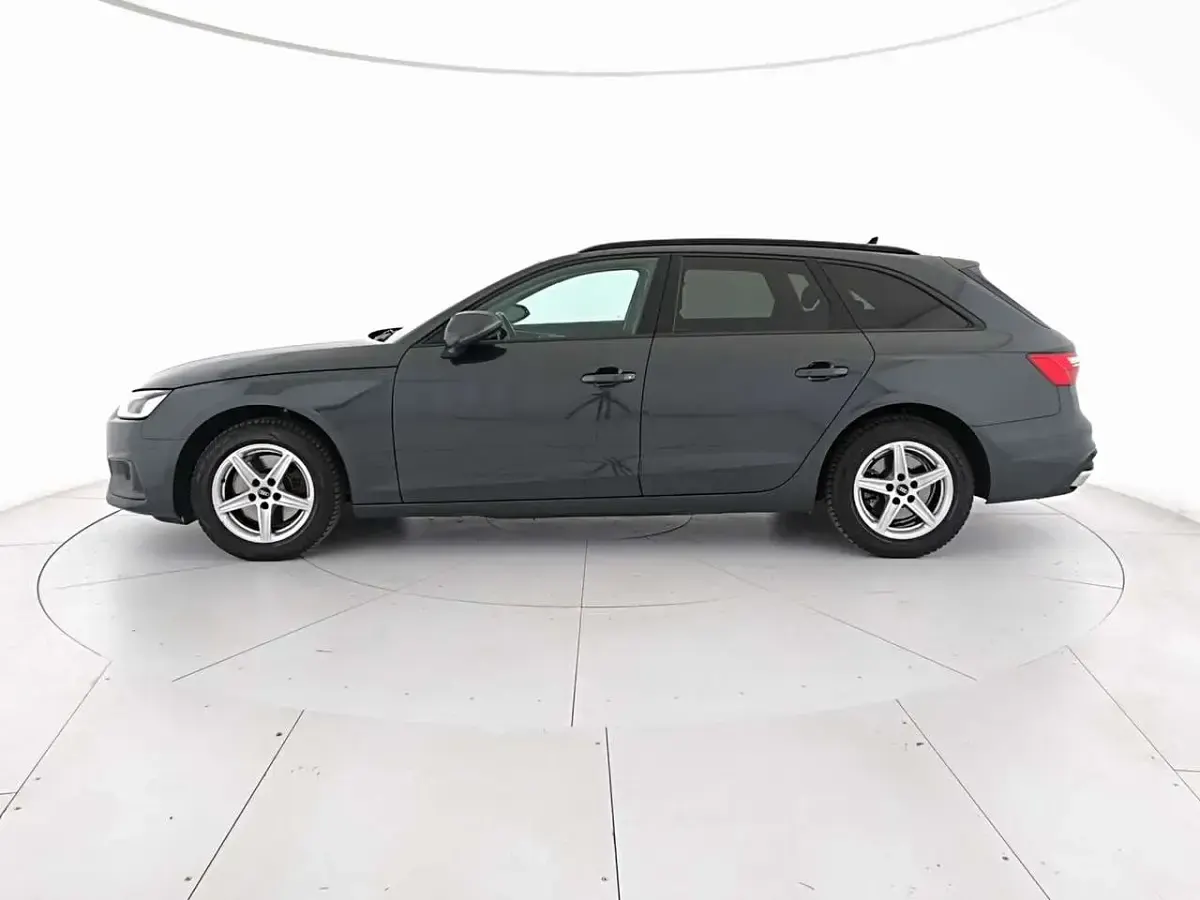 Usata Audi A4 Business 163 CV (119 kW) 2021 Grigio scuro Station wagon