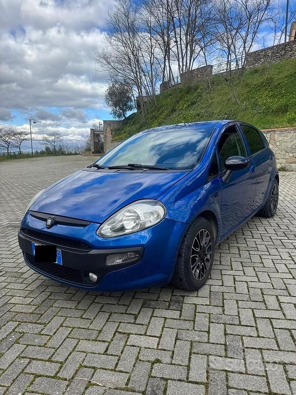 Usata Fiat Grande Punto 75 CV (55 kW) 2012 Blu Utilitaria