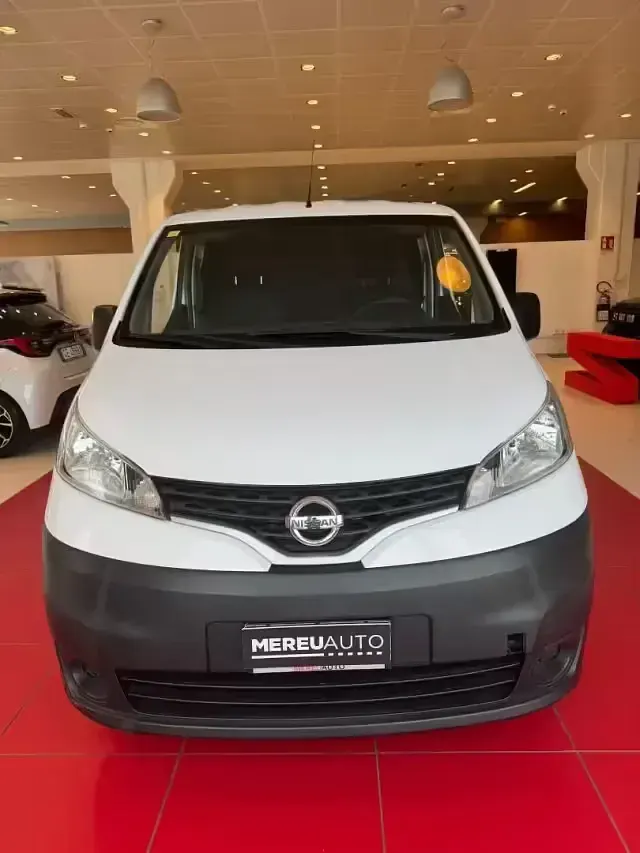 Używany Nissan NV200 90 KM (66 kW) 2015 Biały Minivan