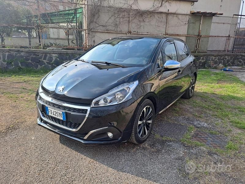 Usata Peugeot 208 2019 Nero Utilitaria