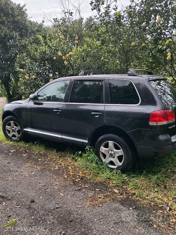 Usata VW Touareg 174 CV (127 kW) 2005 Nero SUV