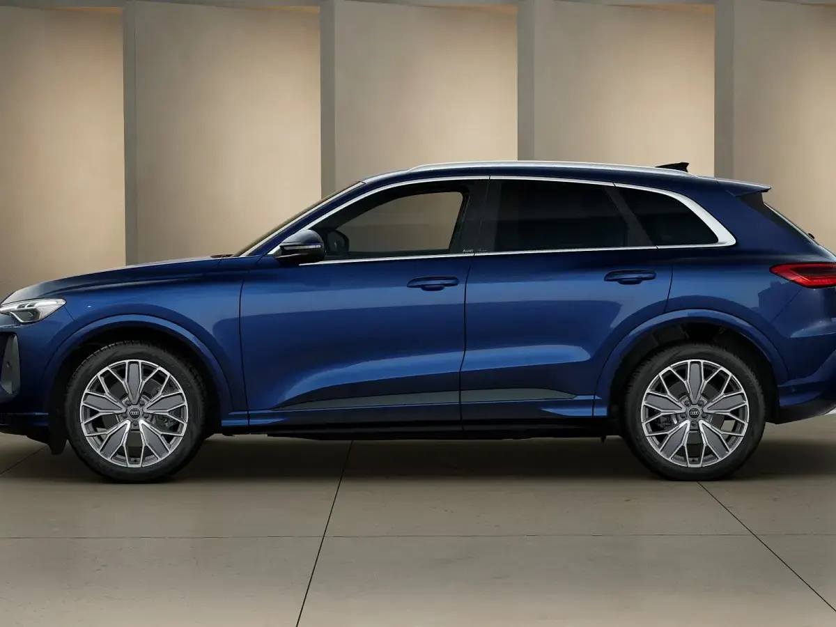 Nuova Audi Q5 Advanced 204 CV (150 kW) 2026 Blu navarra metallizzato SUV
