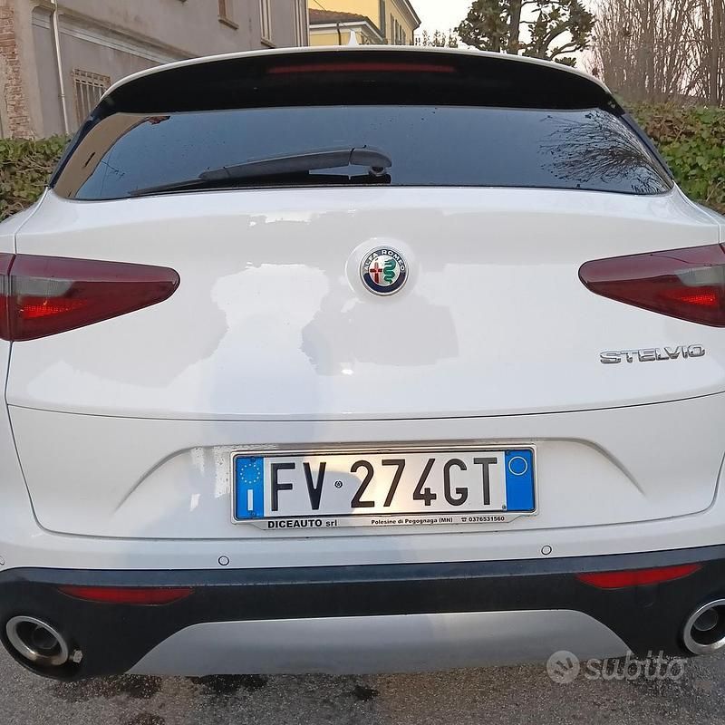 Bianco Usata 2019 Alfa Romeo Stelvio SUV | 16.400 € - Immagine 1/4