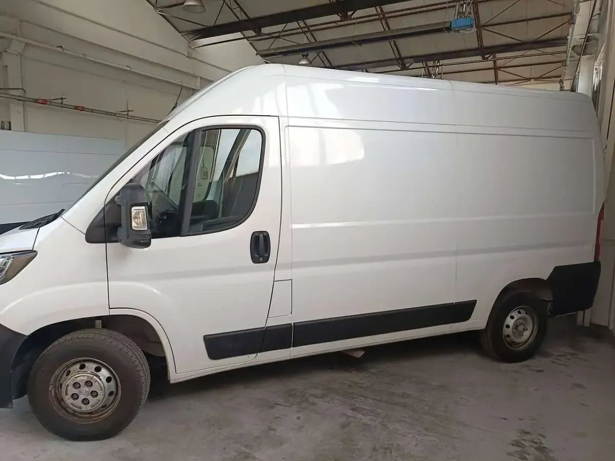Usata Peugeot Boxer 140 CV (102 kW) 2023 Bianco Furgone