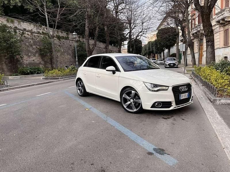 Usata Audi A1 Sportback Attraction 105 CV (77 kW) 2012 Utilitaria