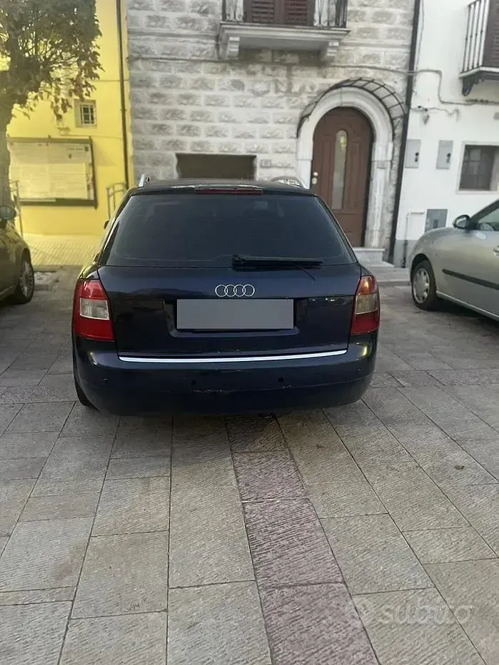 Usata Audi A4 130 CV (95 kW) 2005 Bluazzurro Berlina